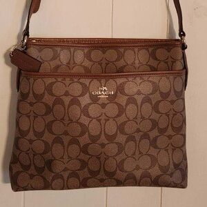 Crossbody Coach - Limited picture I know,